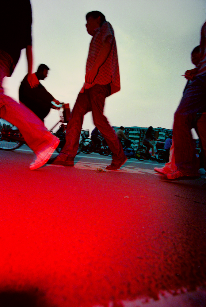 Mo Yi, de la série "Red Streets" (2003). © Avec l’aimable autorisation de l’artiste / UCCA Center for Contemporary Art.