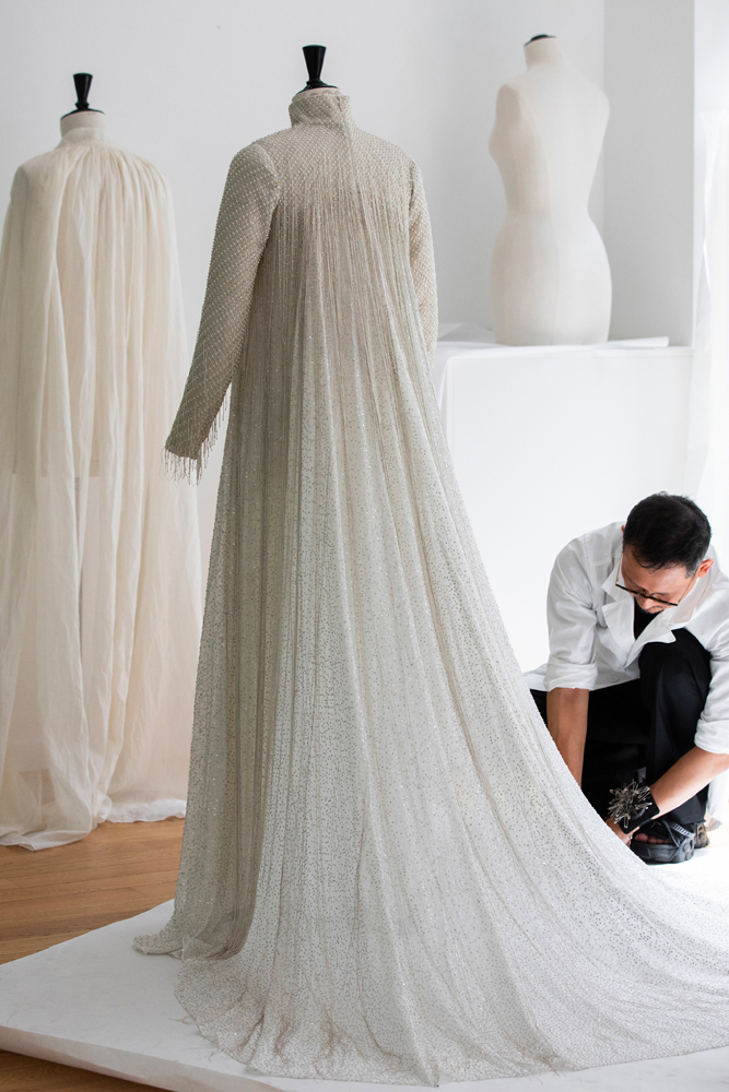 La confection de la robe de Céline Dion dans les ateliers couture de Dior © Sophie Carre.