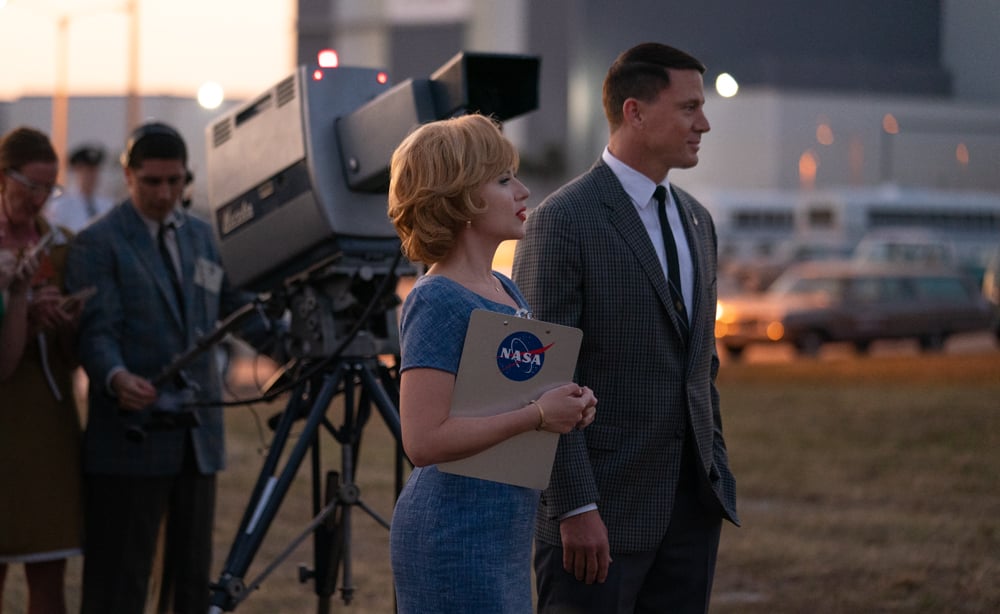 Scarlett Johansson et Channing Tatum dans le film To the Moon (2024).
