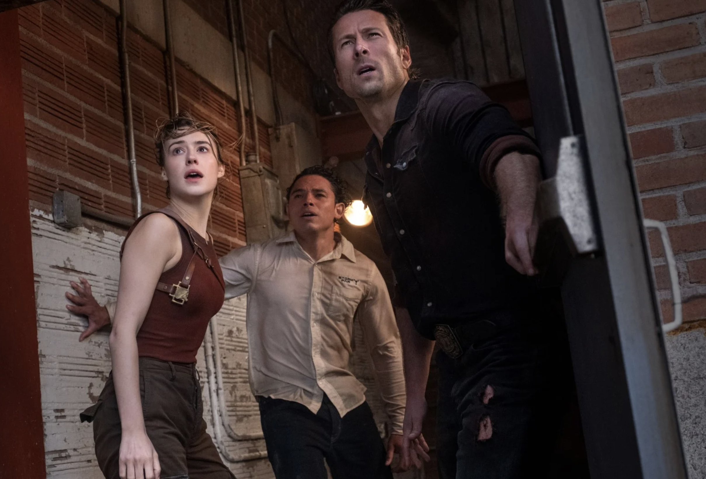 Glen Powell , Daisy Edgar-Jones et Anthony Ramos dans Twisters (2024) de Lee Isaac Chung © Copyright Warner Bros. Pictures & Amblin Entertainment.