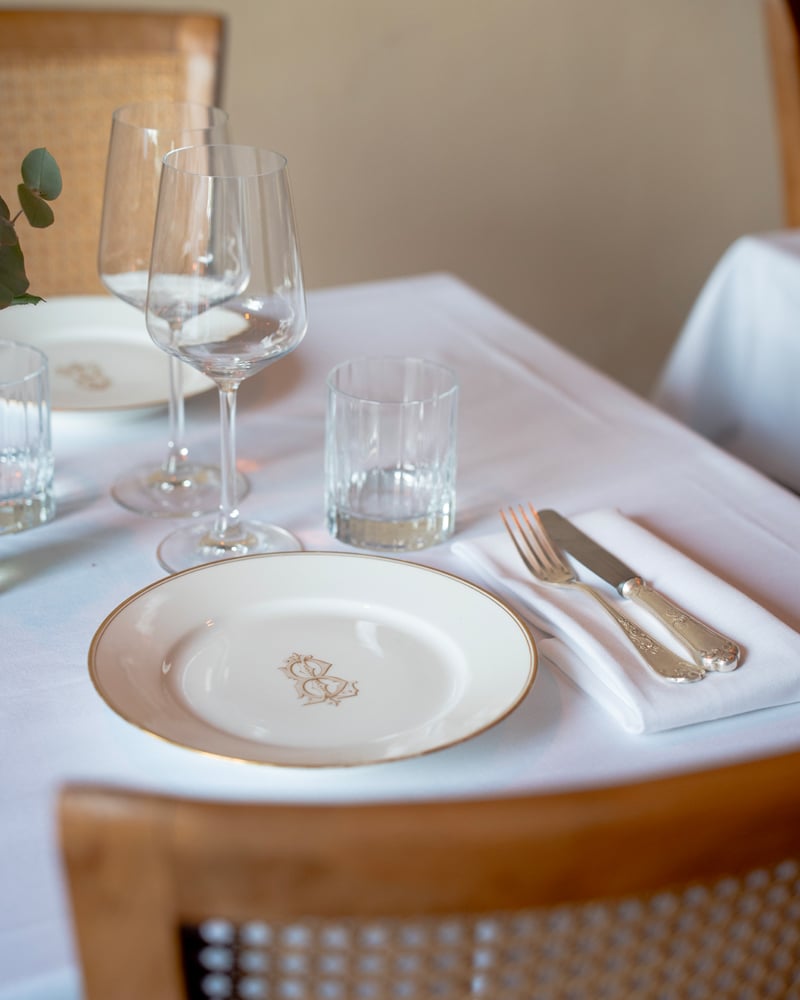 Le restaurant La Baignoire, Paris 2e. © Yves Karfan.