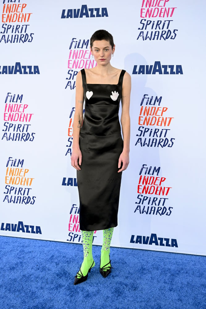 Emma Corrin en Miu Miu aux 2024 Film Independent Spirit Awards. © Miu Miu.