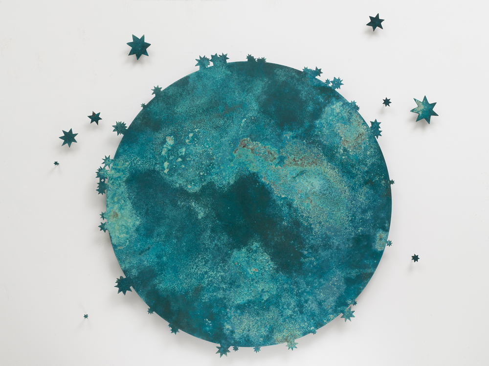 Kiki Smith, "Blue Moon III"(2011). © Kiki Smith et Pace Gallery, photo Pace Gallery.