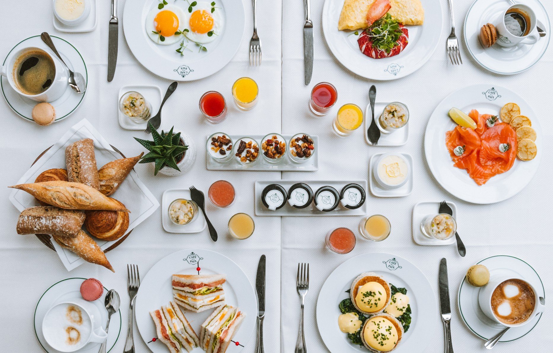 Le brunch du café de la paix.