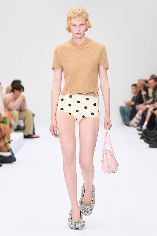 Le défilé Acne Studios printemps-été 2025.