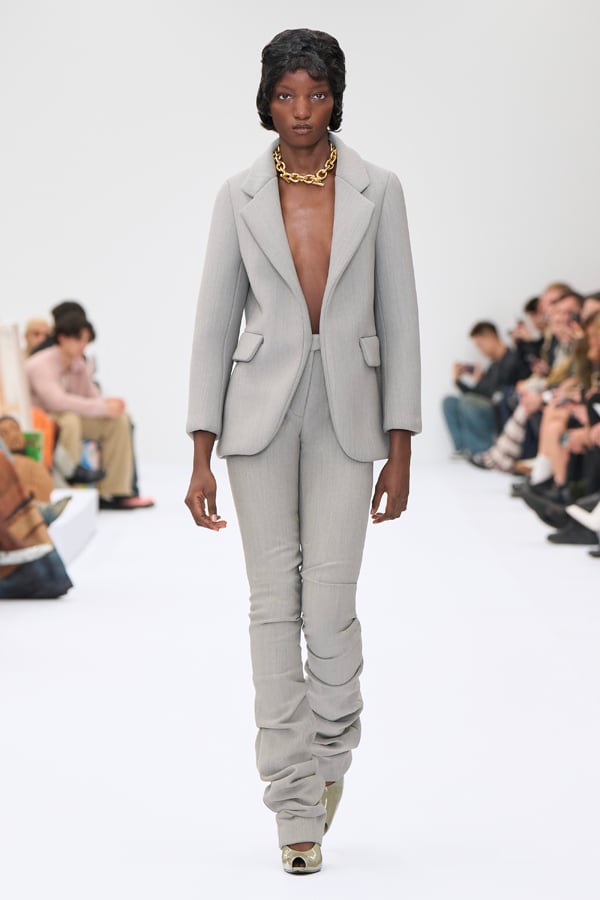 Le défilé Acne Studios printemps-été 2025.