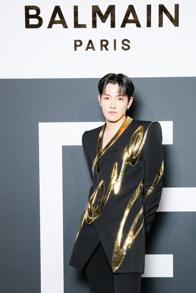 Hong Joong à l'afterparty Balmain printemps-été 2025.