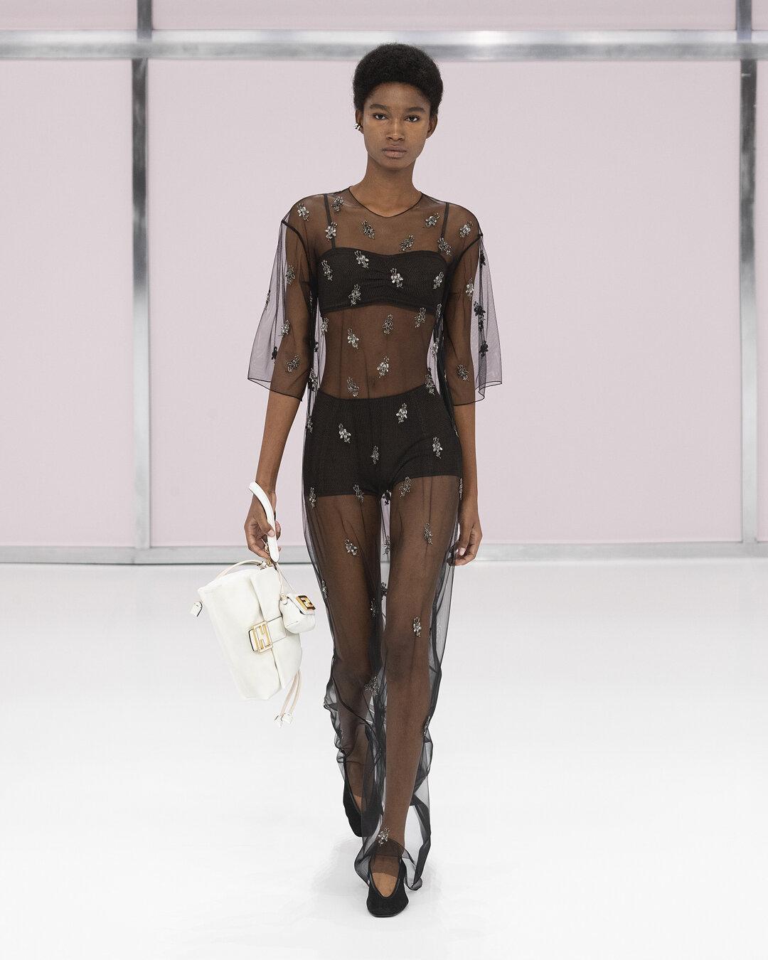 Le défilé Fendi printemps-été 2025 © Fendi.