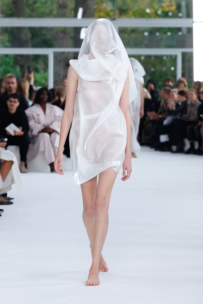 Le defile Issey Miyake printemps ete 2025