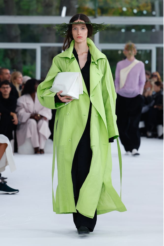 Le défilé Issey Miyake printemps-été 2025.