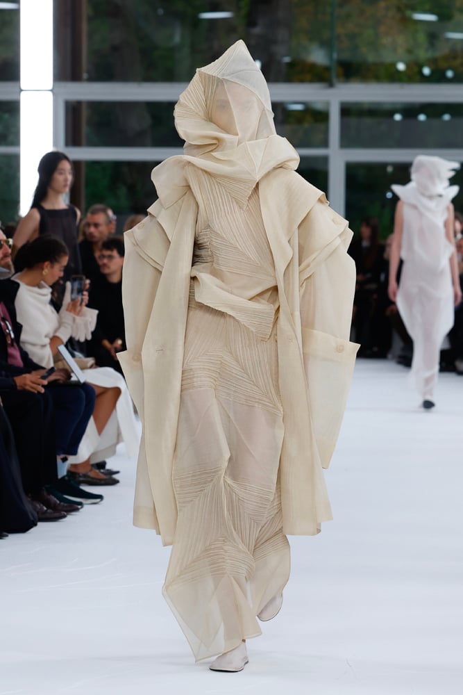 Le défilé Issey Miyake printemps-été 2025.