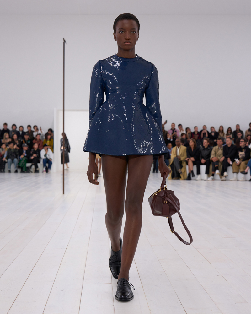 Le défilé Loewe printemps-été 2025.