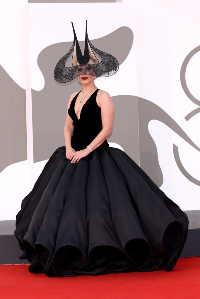 Lady Gaga en robe Dior haute couture à la Mostra de Venise le 4 septembre 2024 © Franco Origlia/Getty Images.