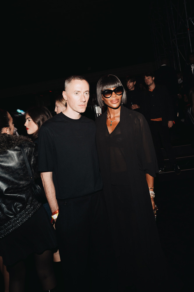 Benji B et Naomi Campbell à la soirée de lancement de la collection H&M automne-hiver 2024-2025 à Londres.