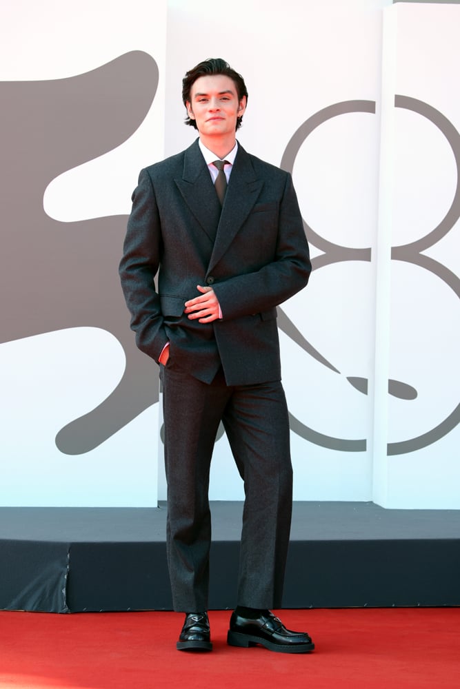 Louis Partridge en Prada à la Mostra de Venise (Photo de Daniele Venturelli/WireImage)