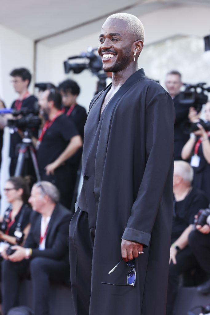 Ncuti Gatwa en costume Emporio Armani et bijoux Messika à la Mostra de Venise le 31 août 2024 © Stefania D'Alessandro/WireImage.