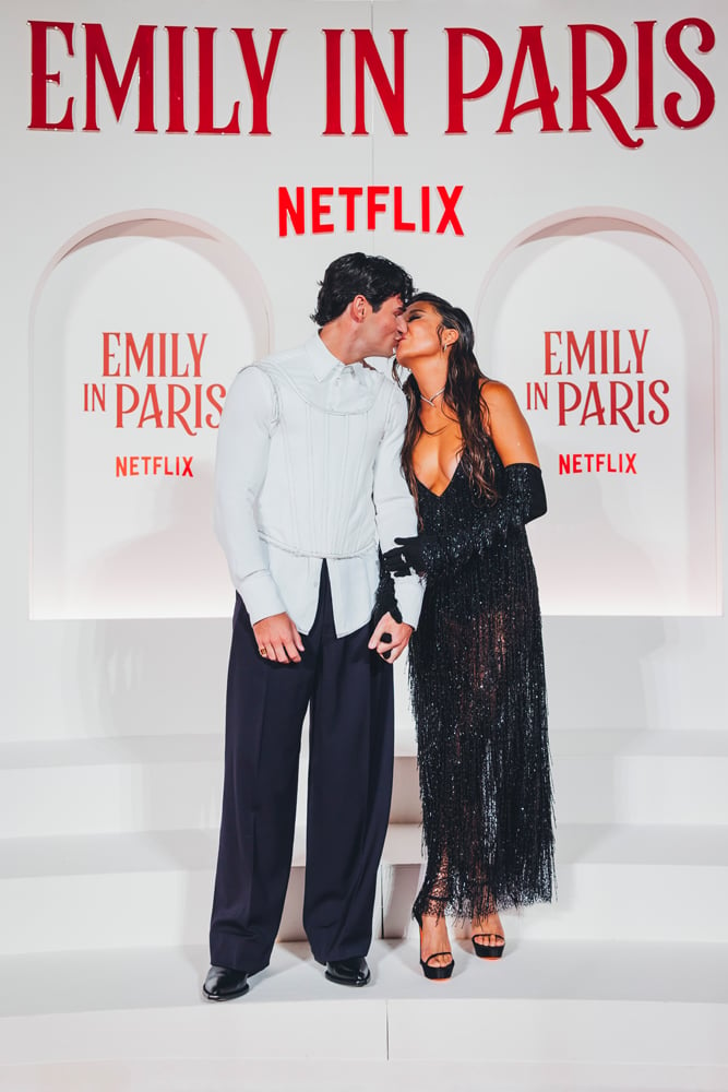 Ashley Park pour la promotion de la saison 4 d'Emily in Paris © Netflix.