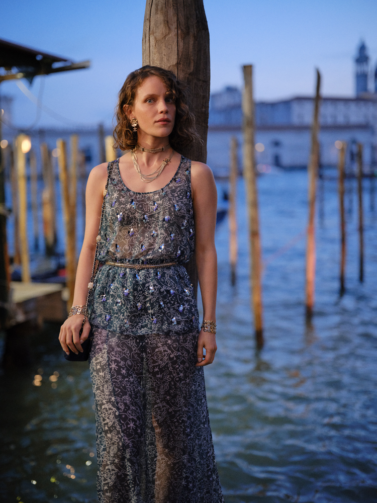 Carlotta Gamba au dîner Chanel à la Mostra de Venise 2024.