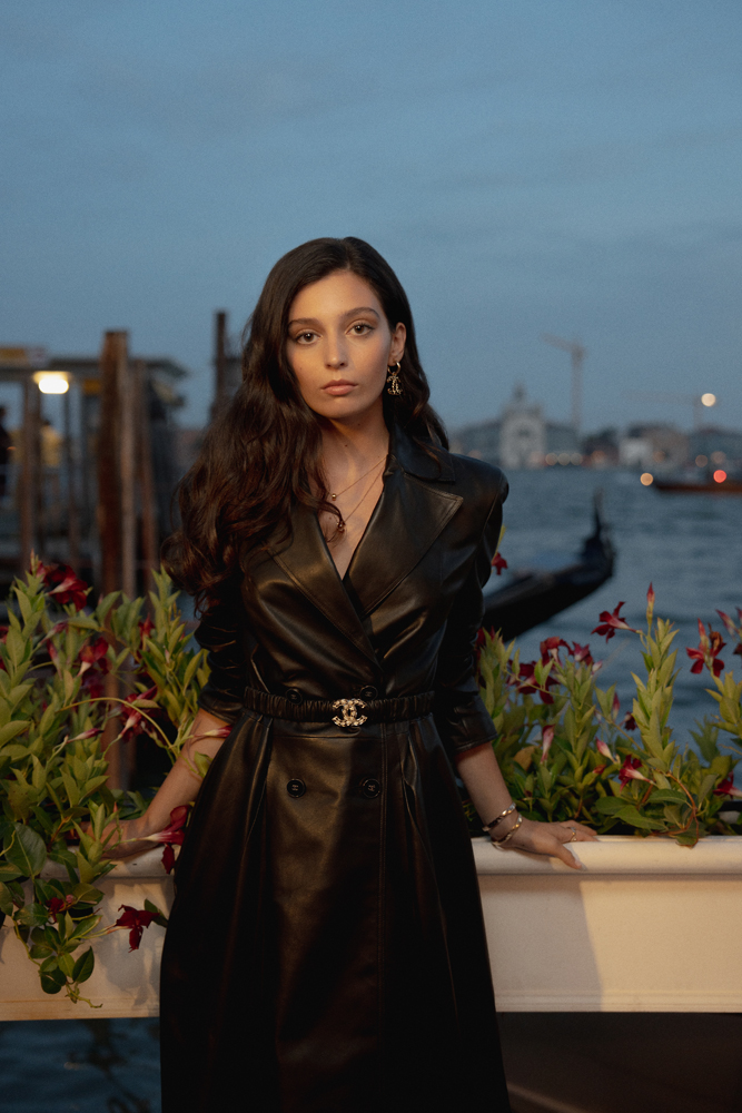 Gaia Girace au dîner Chanel à la Mostra de Venise 2024.