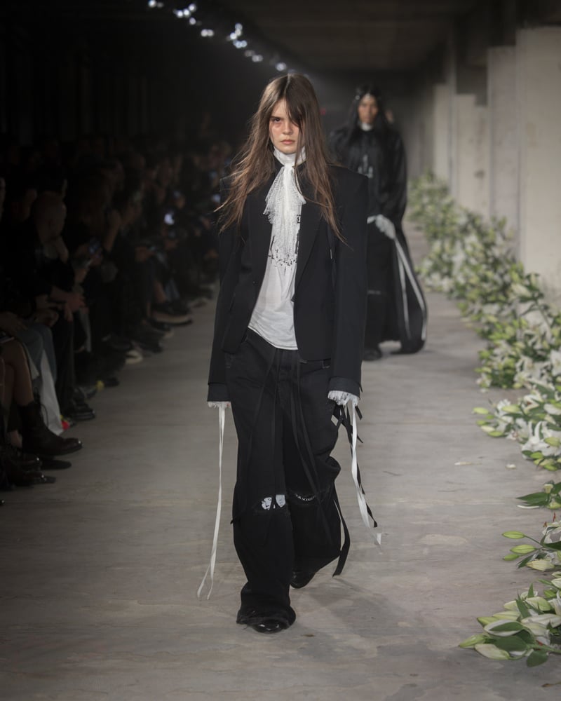 Le défilé Ann Demeulemeester printemps-été 2025.