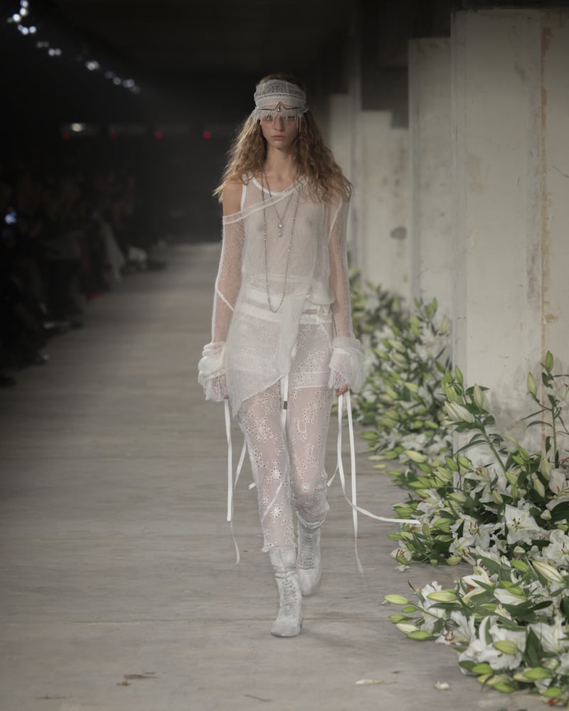 Le défilé Ann Demeulemeester printemps-été 2025.