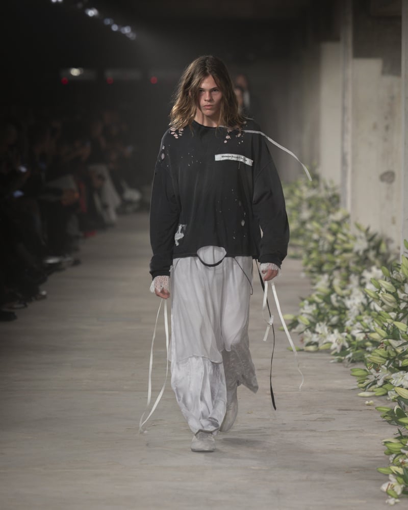 Le défilé Ann Demeulemeester printemps-été 2025.