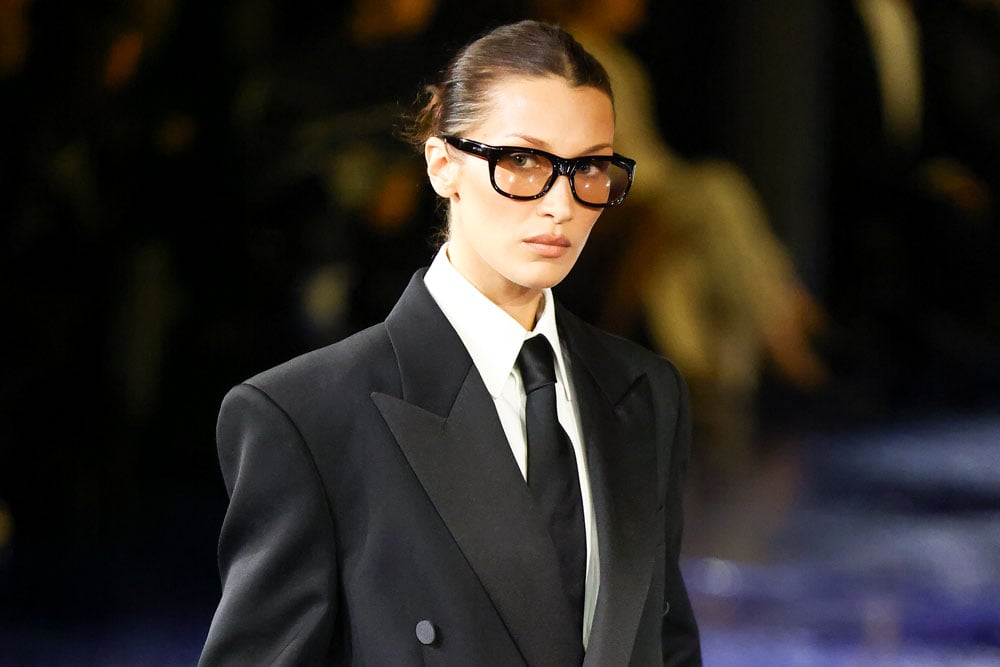 saint laurent défilé bella hadid