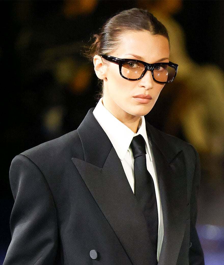 saint laurent défilé bella hadid