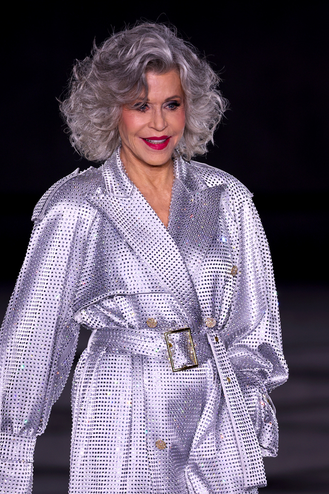 Jane Fonda à l'événement "Le Défilé L'Oréal Paris – Walk Your Worth" durant la Fashion Week, à Paris, le 23 septembre 2024. Photo par Pietro S. D'Aprano/Getty Images pour L'Oréal Paris.