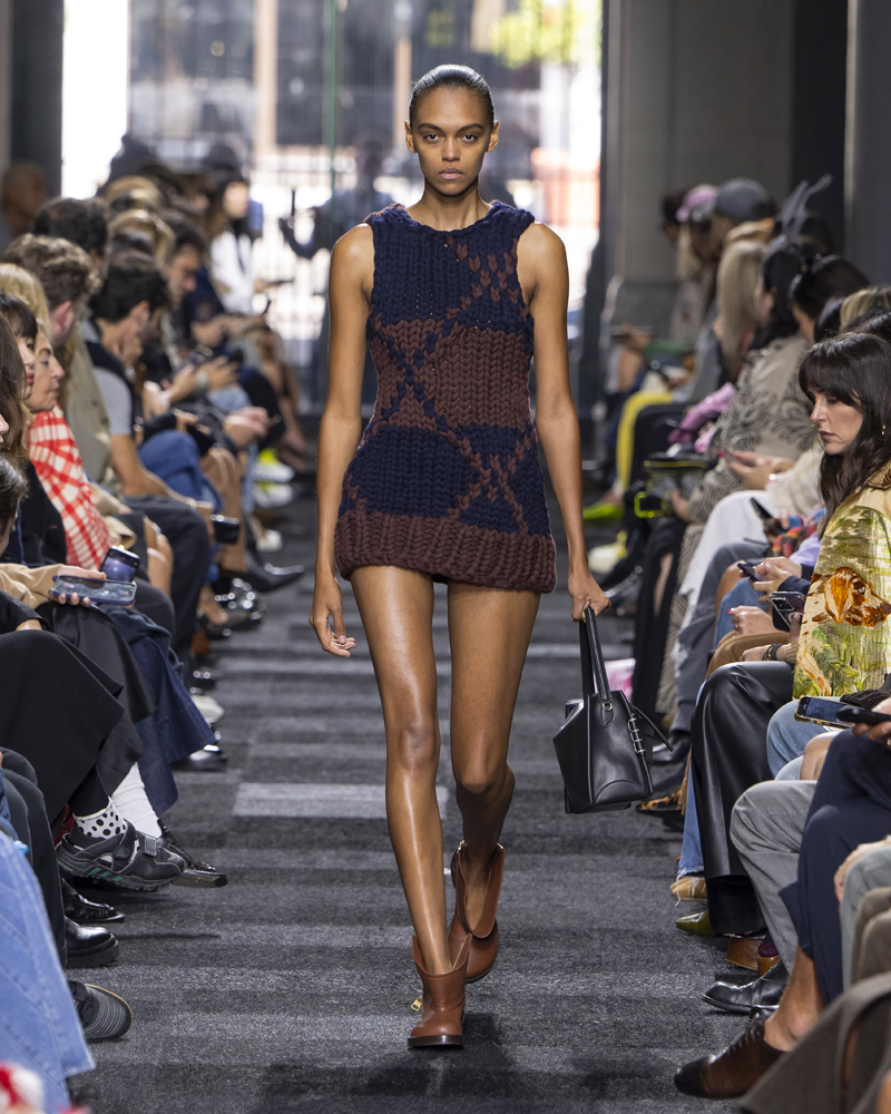 Le défilé JW Anderson printemps-été 2025.