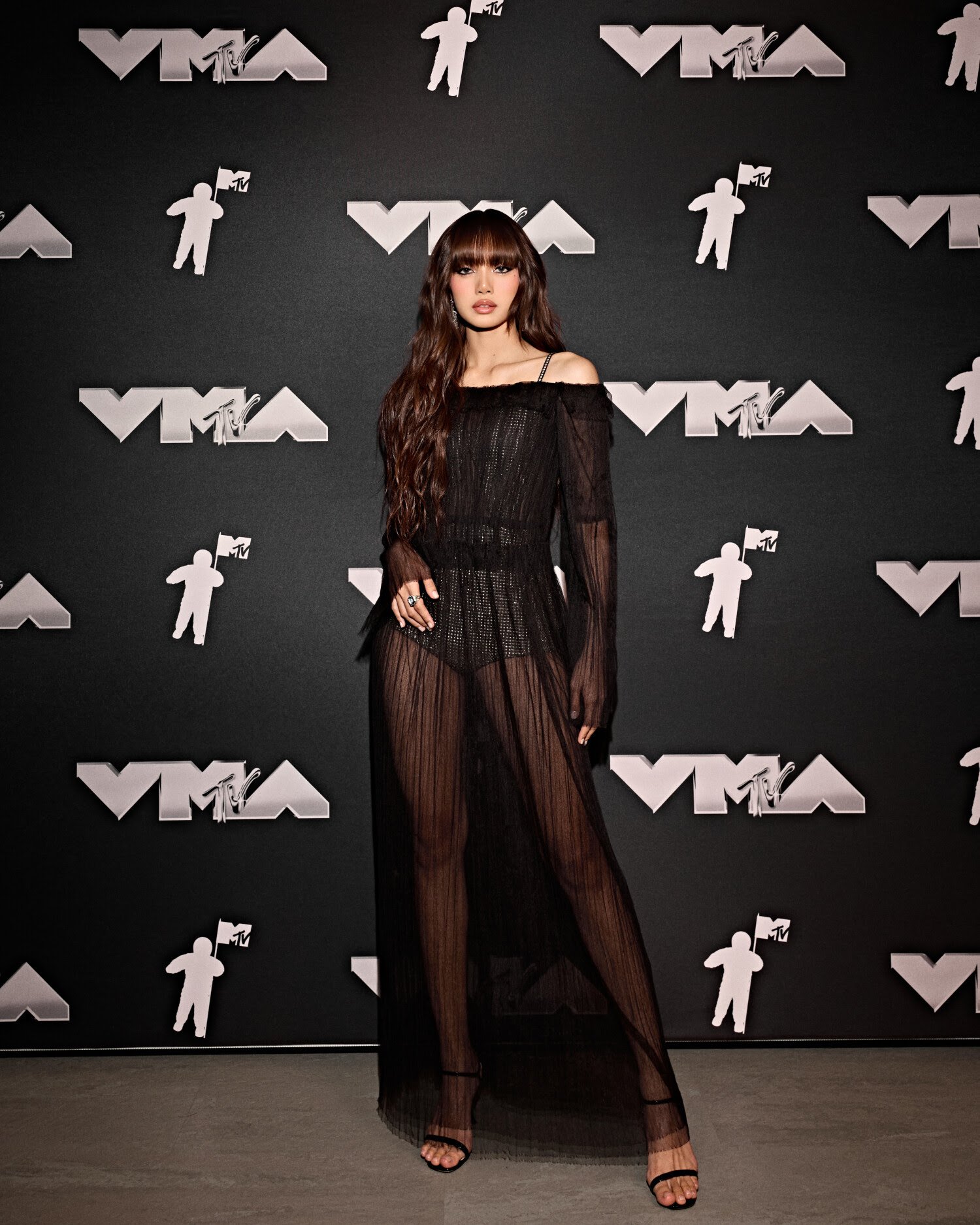 Lisa en Louis Vuitton sur le tapis rouge des VMAs 2024 © Courtesy of Louis Vuitton. 