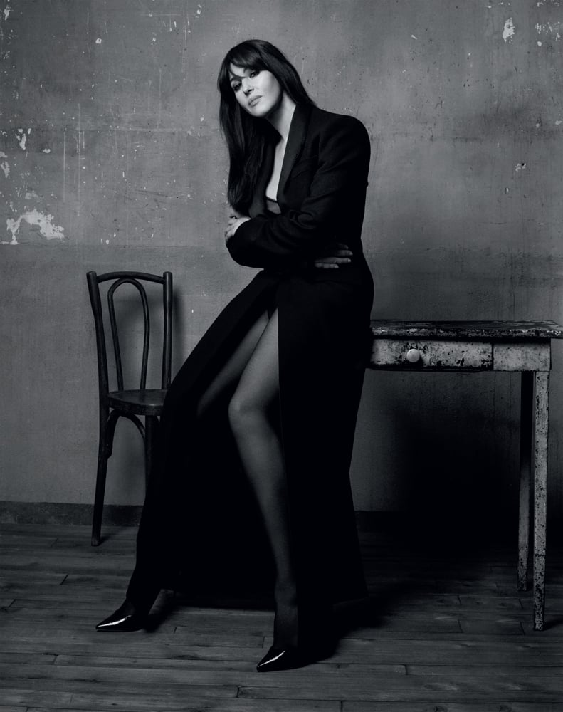 Monica Bellucci par Jean-Baptiste Mondino. Vêtements, DOLCE & GABBANA. Coiffure : John Nollet. Maquillage : Letizia Carnevale. Stylisme : Irina Marie assistée de Fernando Damanesco.