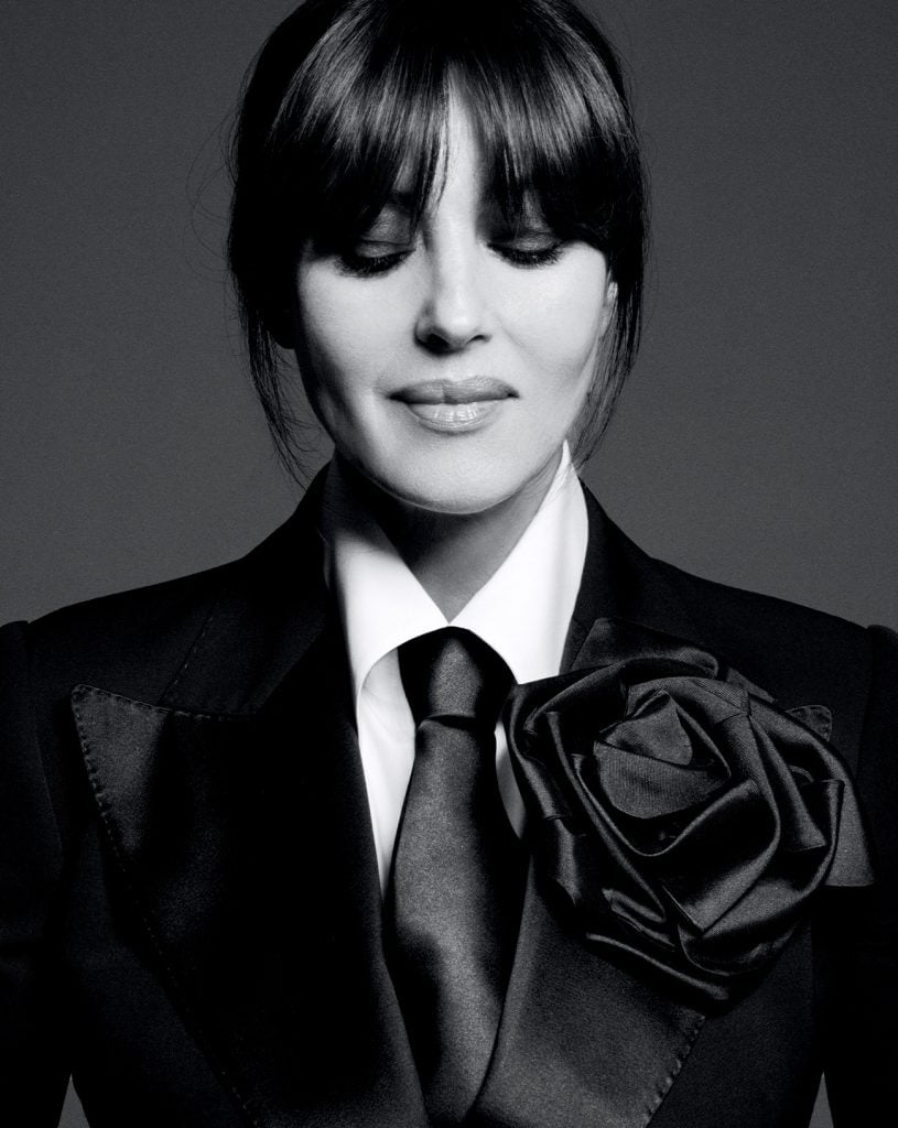 Monica Bellucci par Jean-Baptiste Mondino. Vêtements, DOLCE & GABBANA. Coiffure : John Nollet. Maquillage : Letizia Carnevale. Stylisme : Irina Marie assistée de Fernando Damanesco.