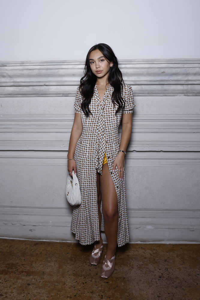 Davyn Mikiko Nekoda au dîner Miu Miu Women's Tales à la Mostra de Venise 2024.