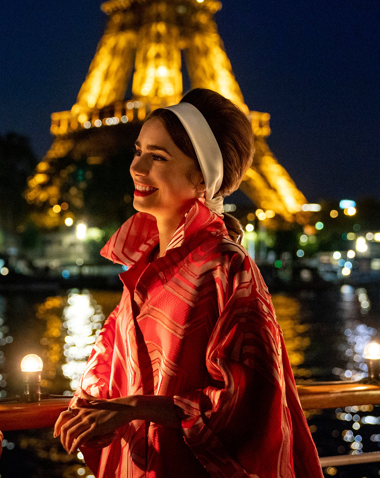 thumb-3-bonnes-raisons-de-faire-une-croisière-en-bateau-emily-in-paris-lilly-collins copie