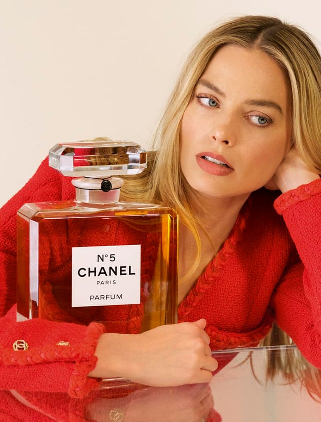 Margot Robbie, égérie du parfum N°5 de Chanel