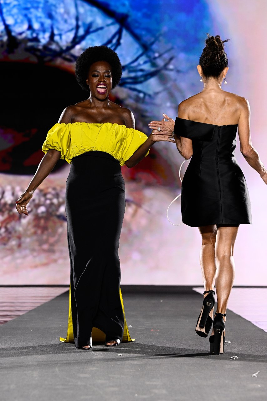 Viola Davis à l’événement « Le Défilé L’Oréal Paris – Walk Your Worth » durant la Fashion Week, à Paris, le 23 septembre 2024. Photo par Kristy Sparow/Getty Images pour L’Oréal Paris.