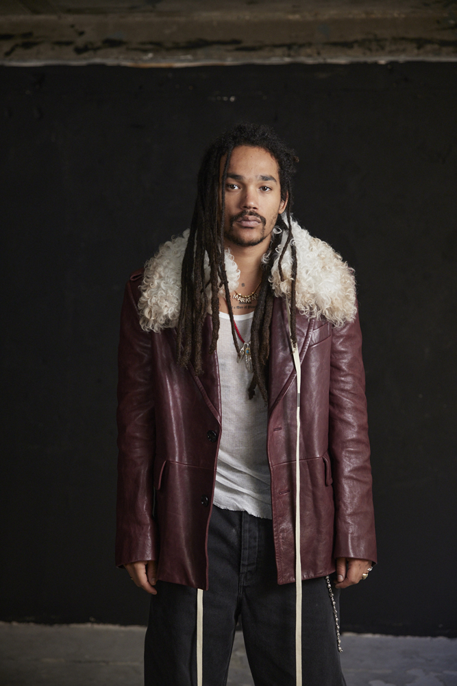 Luka Sabbat au défilé Ann Demeulemeester printemps-été 2025 © Dirk Alexander.