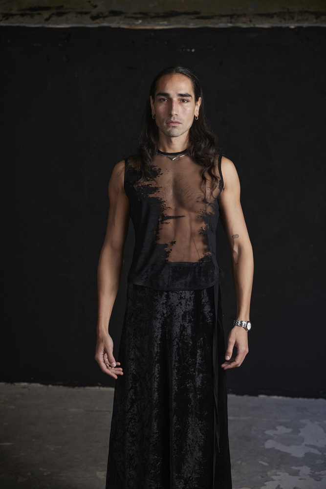 Willy Cartier au défilé Ann Demeulemeester printemps-été 2025 © Dirk Alexander.