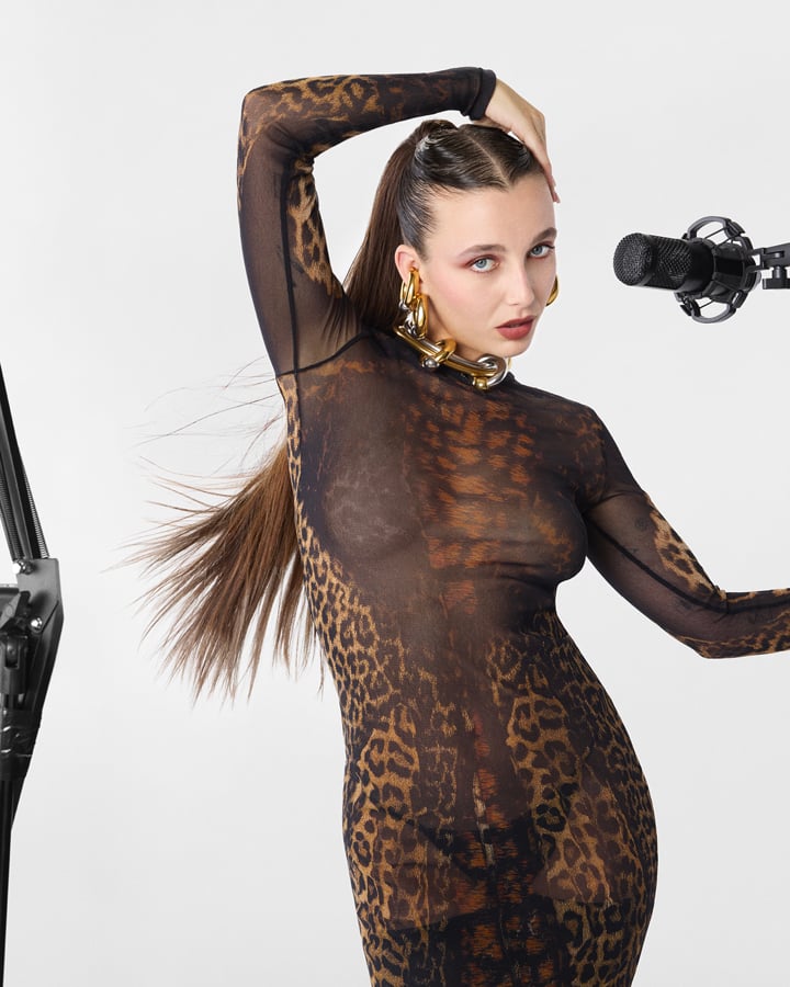 La campagne de la collection Jean Paul Gaultier automne-hiver 2024 avec Emma Chamberlain.