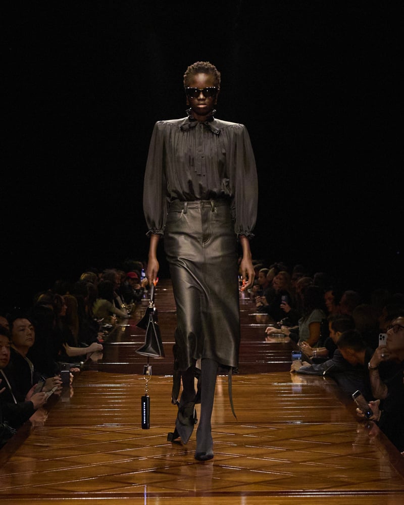 Le défilé Balenciaga printemps-été 2025.