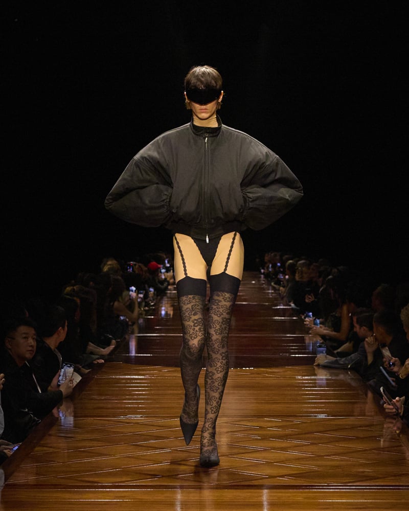 Le défilé Balenciaga printemps-été 2025.