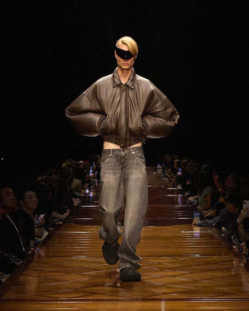 Le défilé Balenciaga printemps-été 2025.