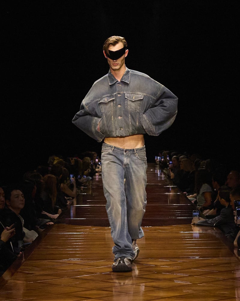 Le défilé Balenciaga printemps-été 2025.