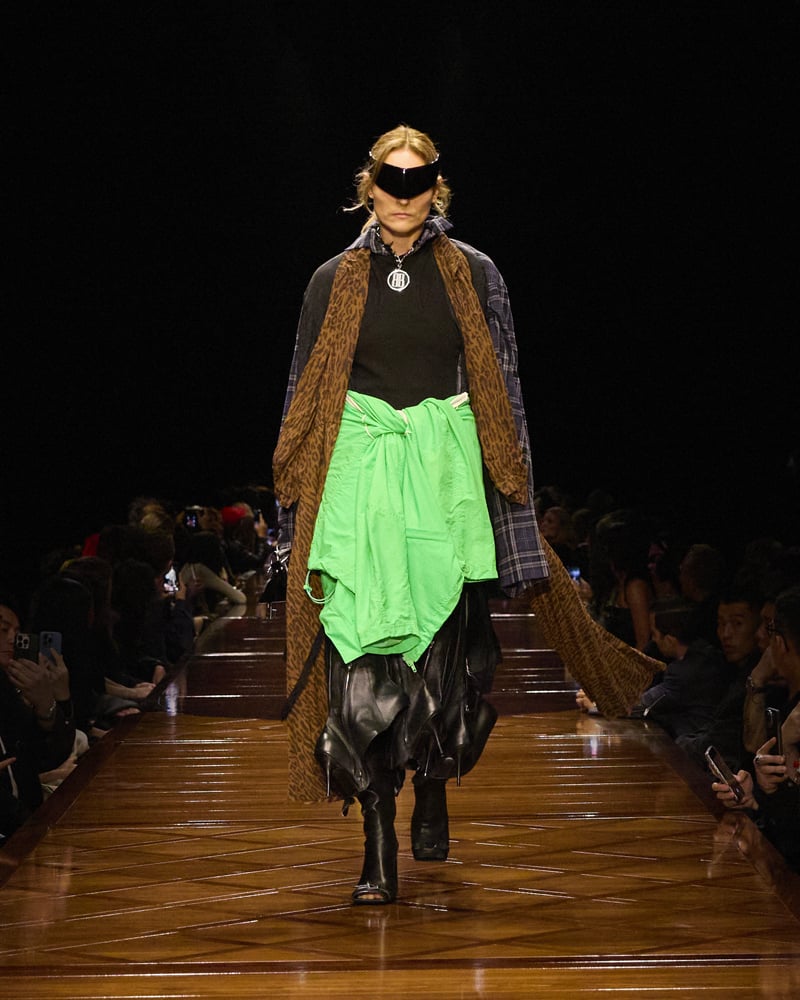 Le défilé Balenciaga printemps-été 2025.