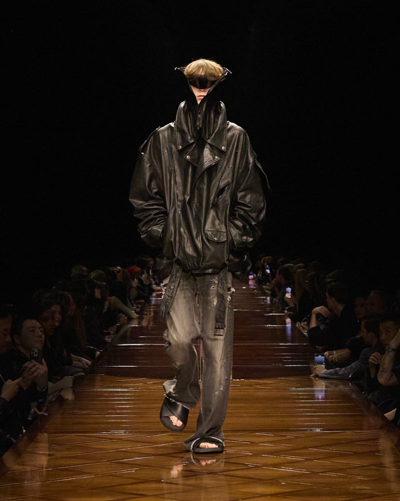 Le défilé Balenciaga printemps-été 2025.