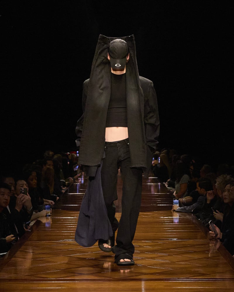 Le défilé Balenciaga printemps-été 2025.