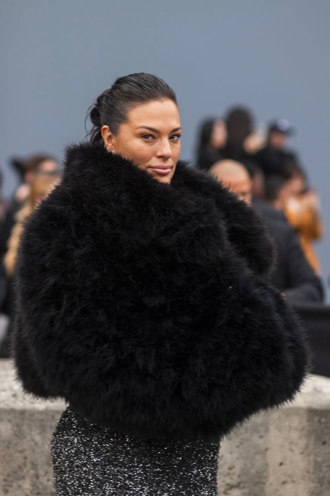 Ashley Graham au défilé Balenciaga printemps-été 2025 © Nathan Merchadier.