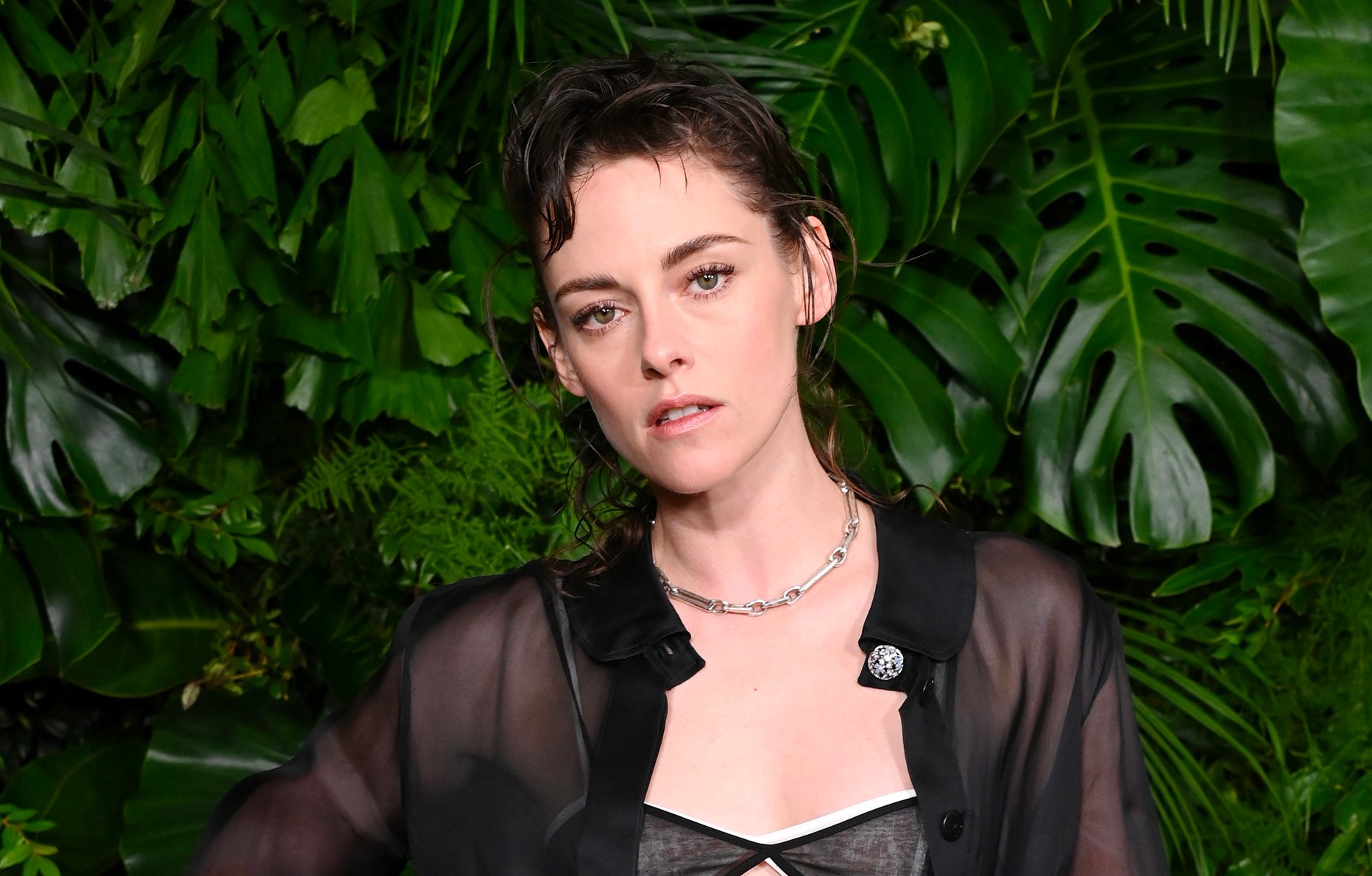 Kristen Stewart attends au dîner Chanel et Charles Finch avant les Oscars, au Polo Lounge au Beverly Hills Hotel, le 9 mars 2024, à Beverly Hills. Photo par Jon Kopaloff/WireImage via Getty Images.