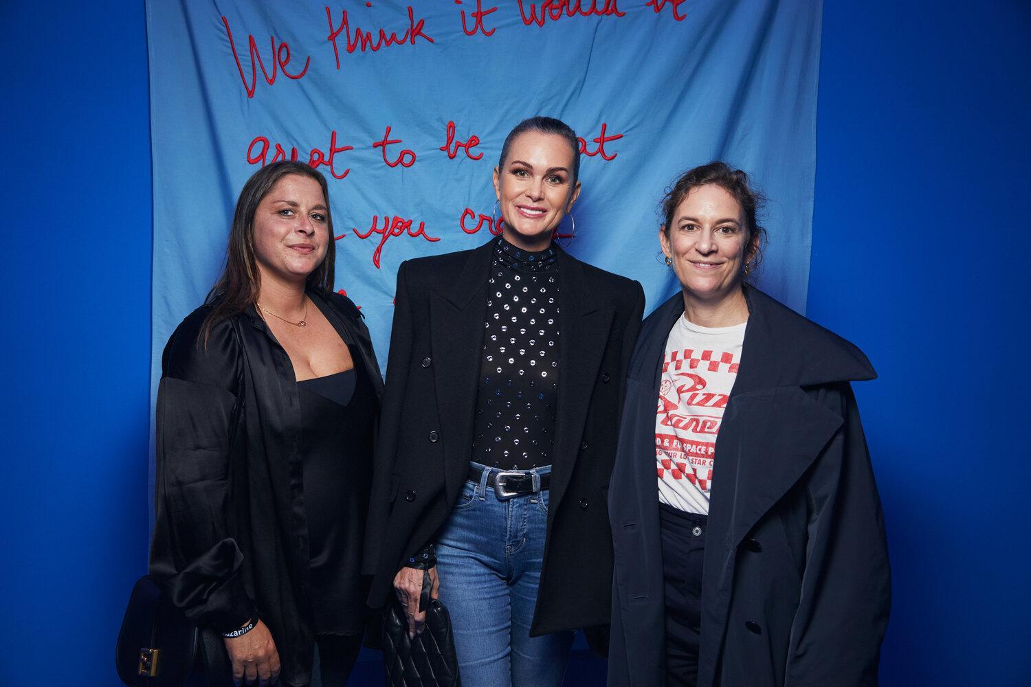 Mila MORGENSZTERN, Laeticia HALLYDAY et Maia MORGENSZTERN, Reiffers Art Initiatives, 2024. © Say Who / Ayka Lux.